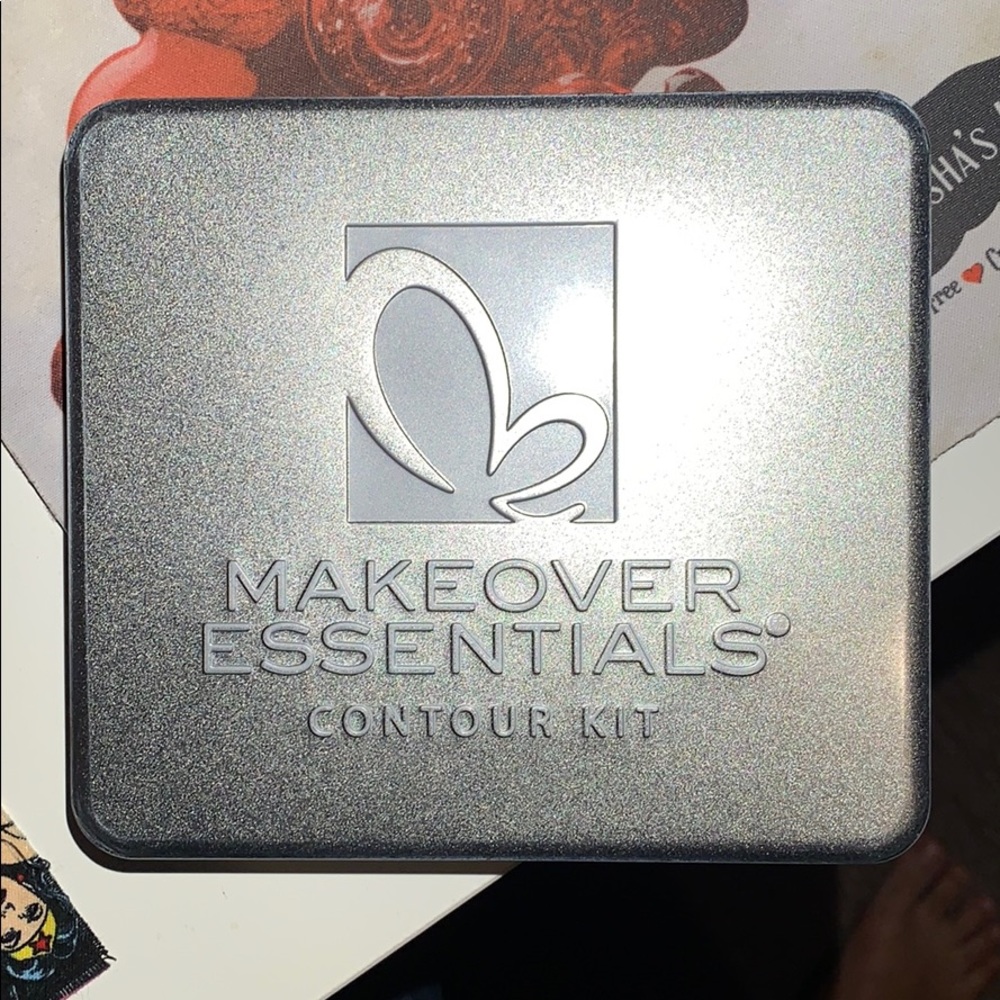 Makeover Essentials Contour Kit